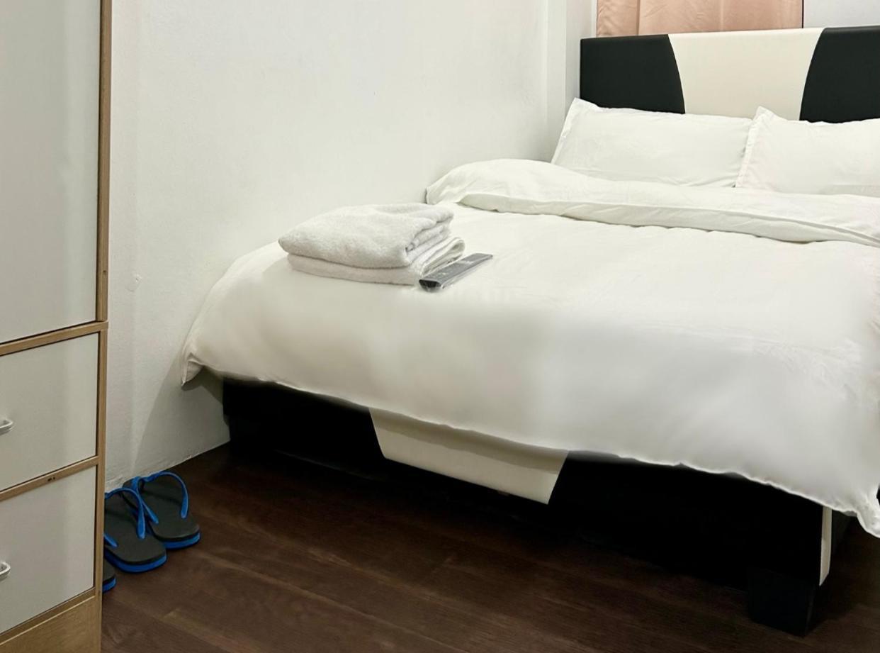 Private Room With Ac And Fan At Ekg Manila House Rental Kültér fotó