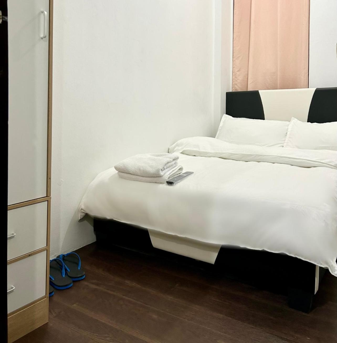 Private Room With Ac And Fan At Ekg Manila House Rental Kültér fotó